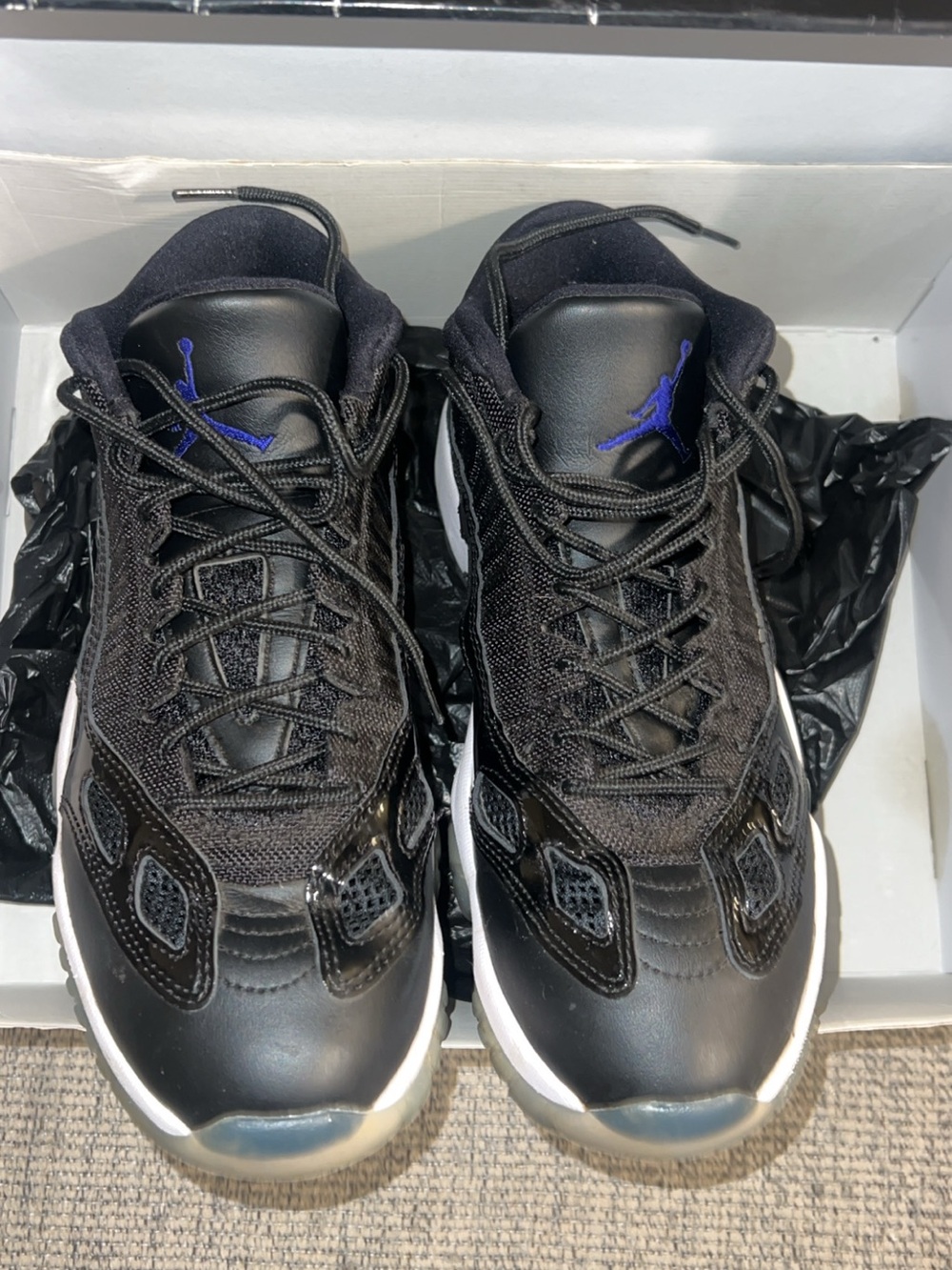 Air Jordan 11 Retro Low IE